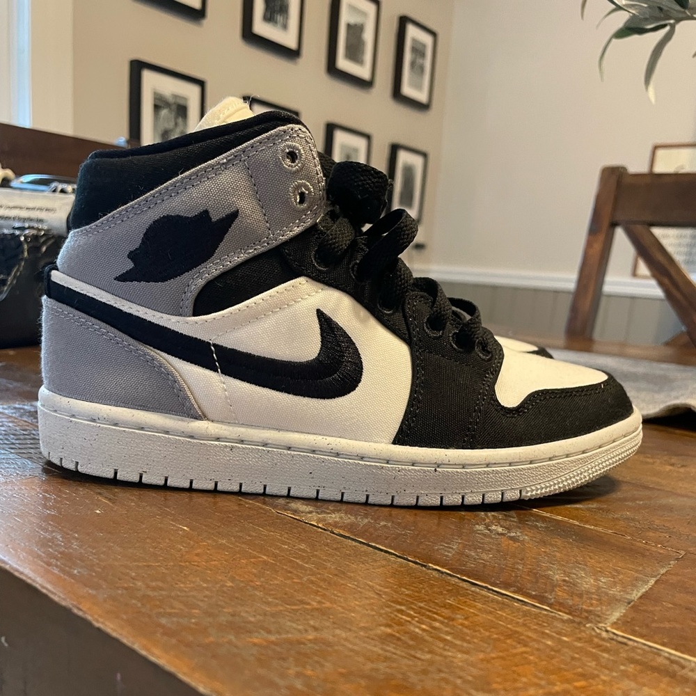 Womens Jordan 1 mid SE ‘Light Steel Grey Canvas’ size 5.5